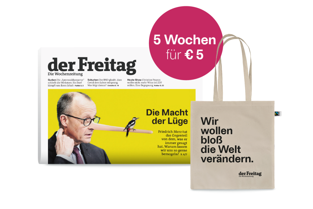 Aboaktion von „der Freitag“ und Distel-Berlin: 5 Wochen Print für € 5 mit Tasche aus Biobaumwolle. Abgebildet ist das Print-Cover der Ausgabe 12/2025 mit einer Tasche als Aboprämie